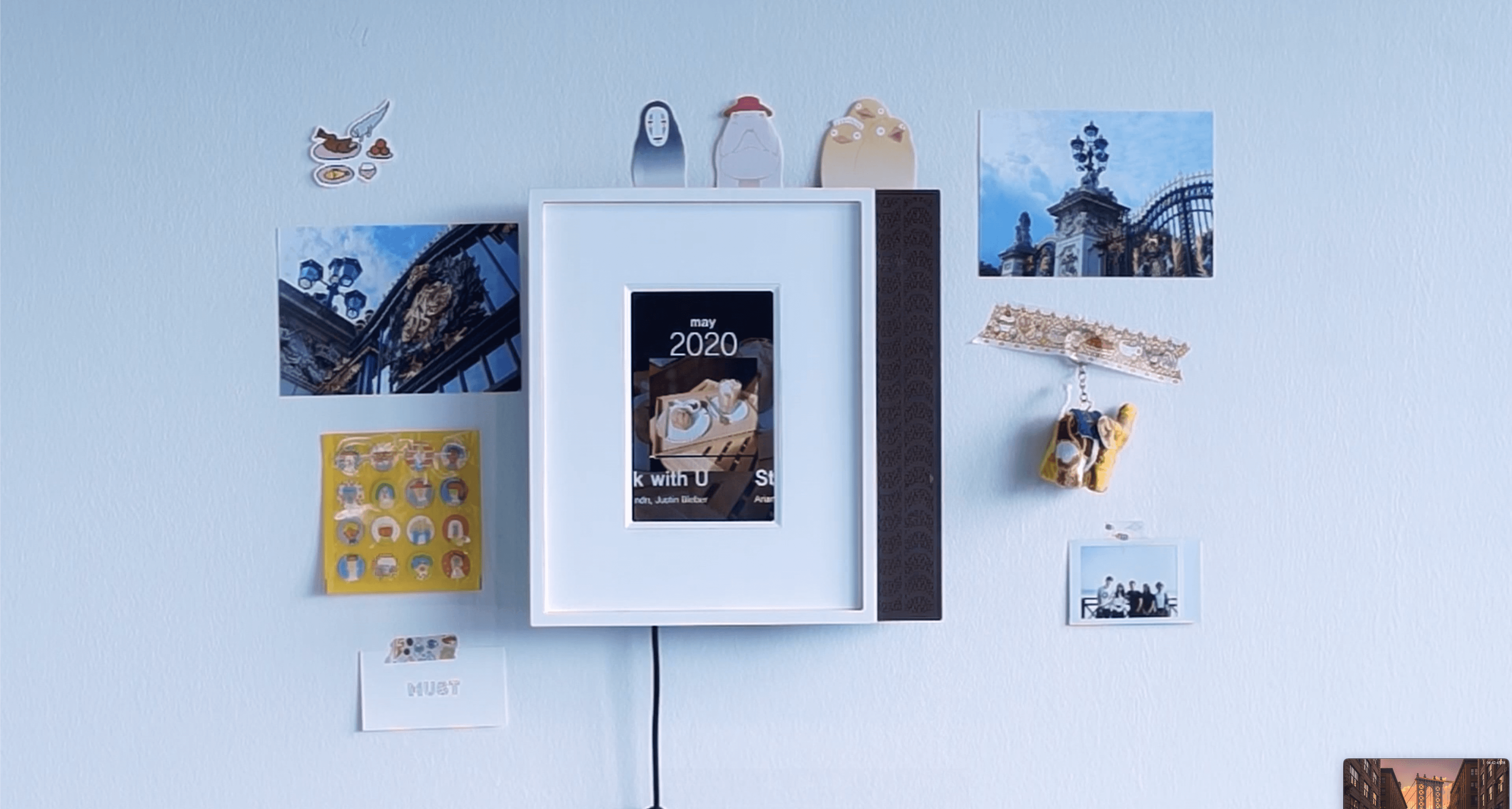 Slide2Remember: an Interactive Wall Frame Enriching Reminiscence Experiences by Providing Re-encounters of Taken Photos and Heard Music in a Similar Period