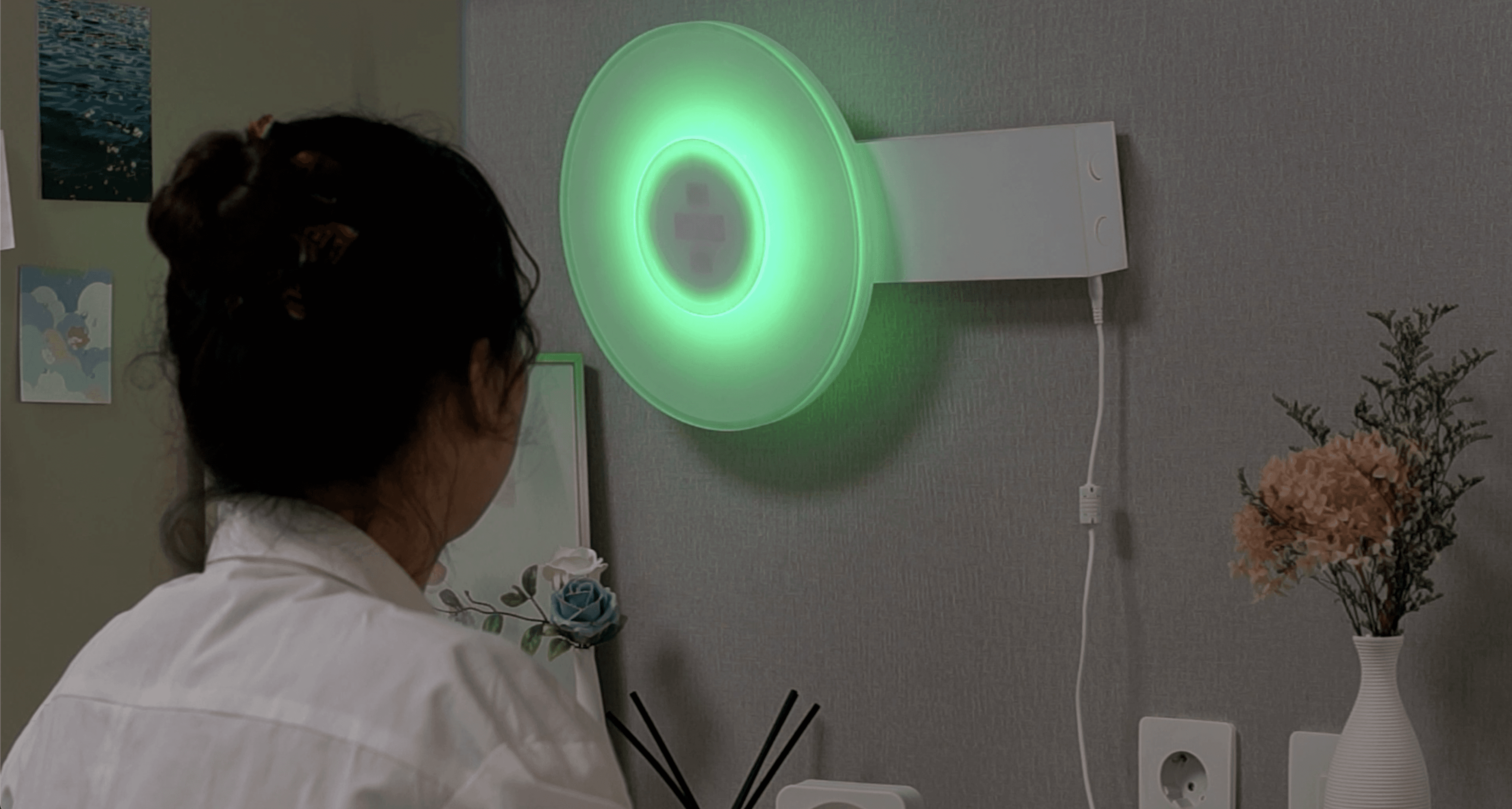 Design and Field Trial of Lumino in Homes: Supporting Reflective Life by Archiving and Showing Daily Moods with Light Colors